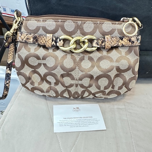 Coach Mini Handbag/Wristlet. Tan & Python. Signature “C’s” design. Convertible. - Picture 8 of 14